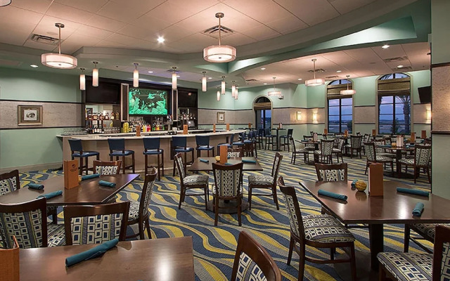 1509 MC - Exquisite 8BR Villa With Pool & Games