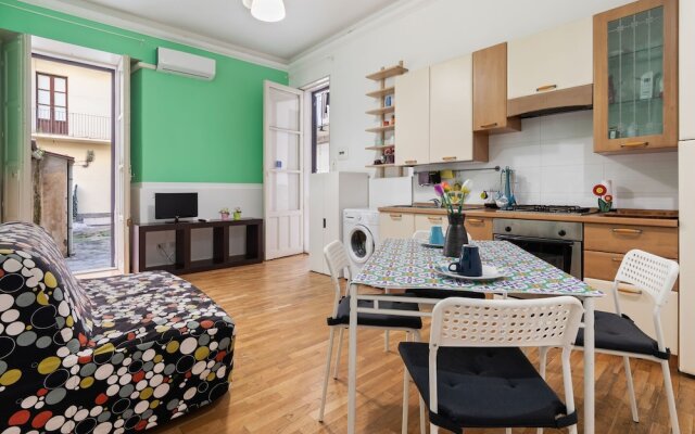 Pleasant Holiday Home in Catania With Balcony