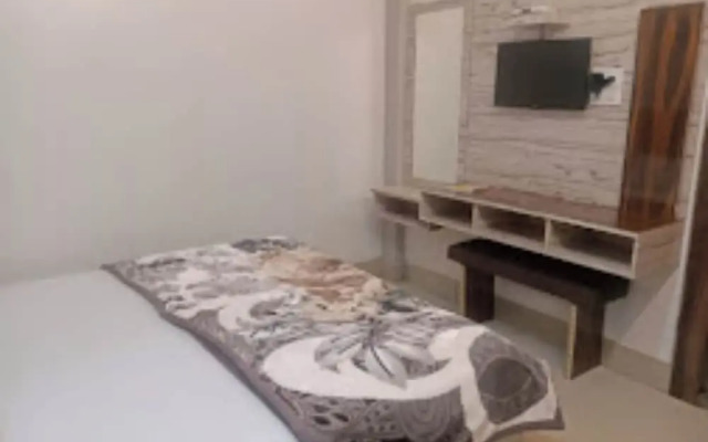 Brij Raj Guest House Mathura by Goroomgo