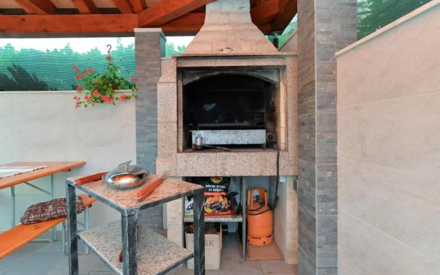 Cozy Apartment With Terrace and BBQ