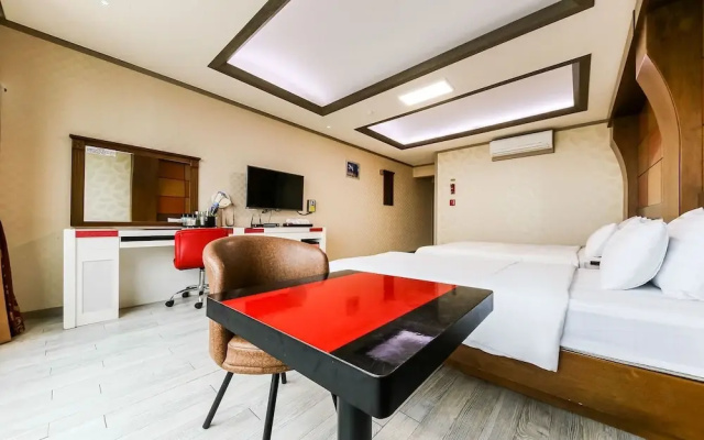 Taean Lux Pensiontel