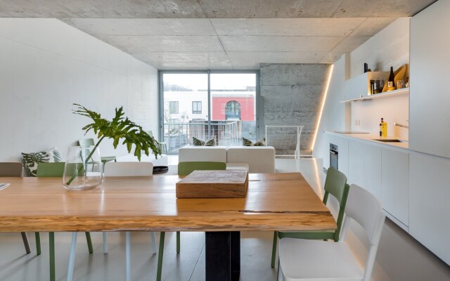 Rooftop Pool | Views | 24h power