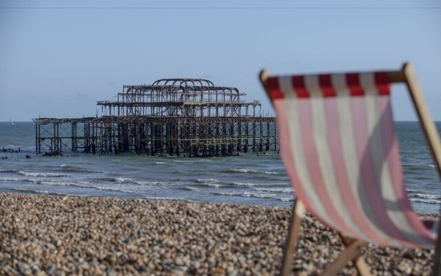 Brighton Getaways-Beach View