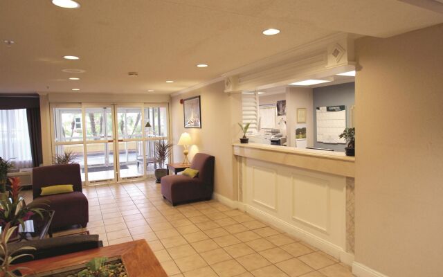 La Quinta Inn And  Suites Melbourne Viera