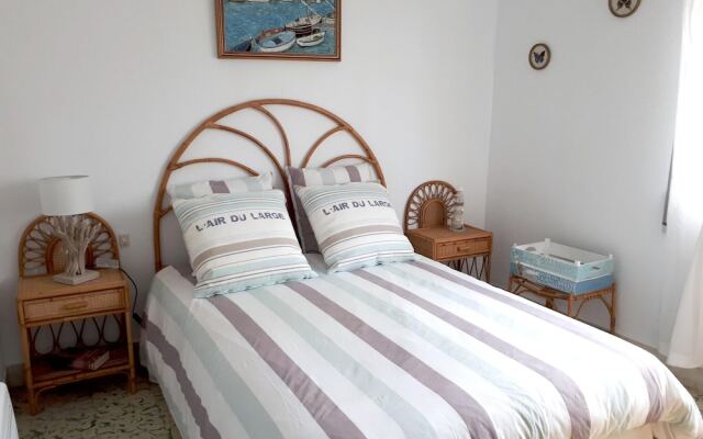 House With 3 Bedrooms In Alcanar, With Enclosed Garden - 100 M From The Beach