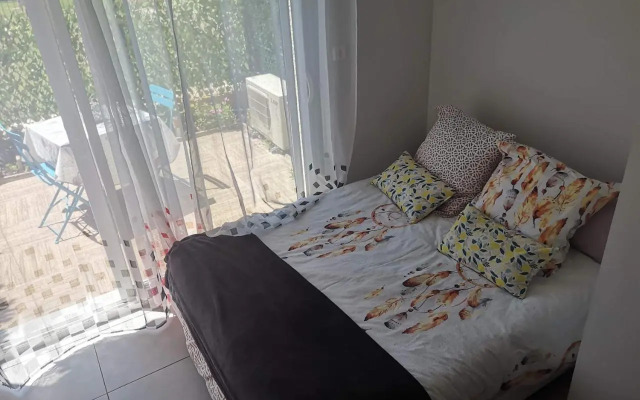 Studio avec jardinet