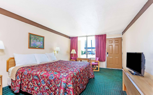 Days Inn by Wyndham McDonough