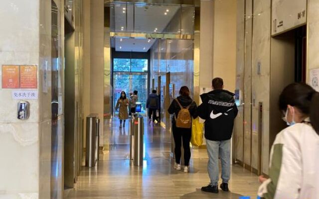 Kunming Benke Apartment (Baiyun Road Subway Station)