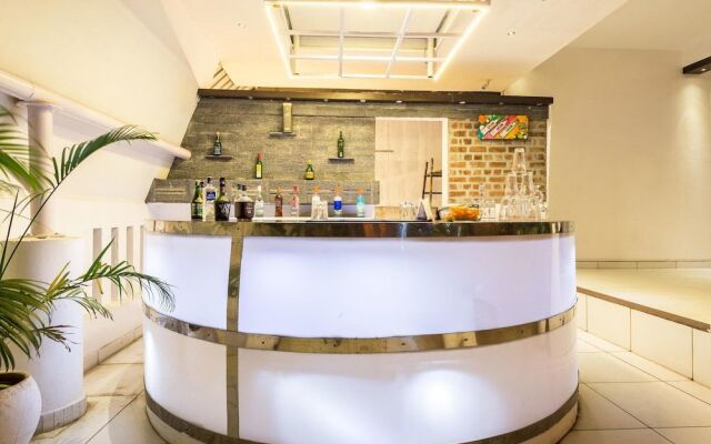 Treebo South Avenue, 700 Mts From Promenade Beach