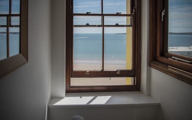 The Nest - 1 Bedroom Apartment - Tenby