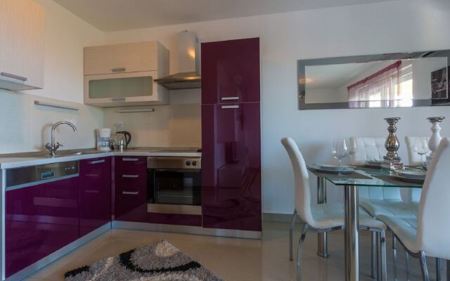 Cozy Holiday Home In Crikvenica With Private Swimming Pool