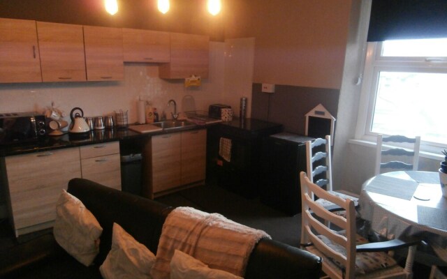 Charming Seafront 2-bed Apartment in Llandudno