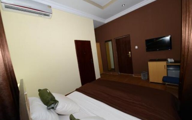 Momak Hotels and Suites