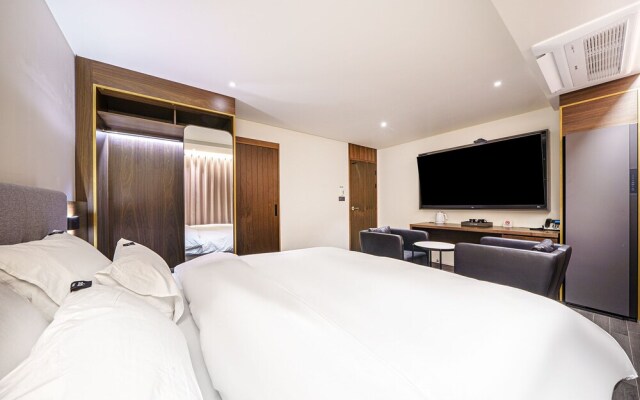 Yaja Hotel Peace Square branch