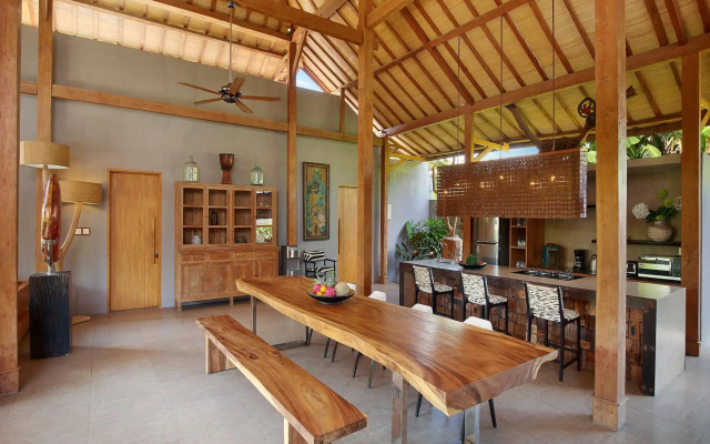 XXL Seminyak Sunset Boutique Villa