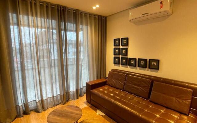 L' Adresse Reserve 203A