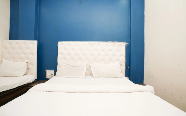 OYO 36061 Om Residency
