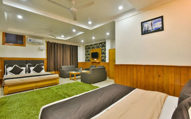 The Posh Hotel near Mall Road with Hassle Free Covered Parking