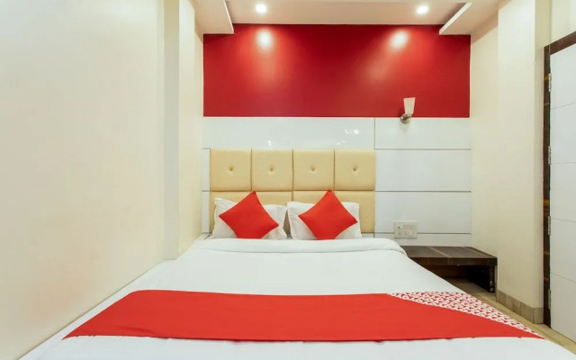 OYO 24822 Samarth Guest House