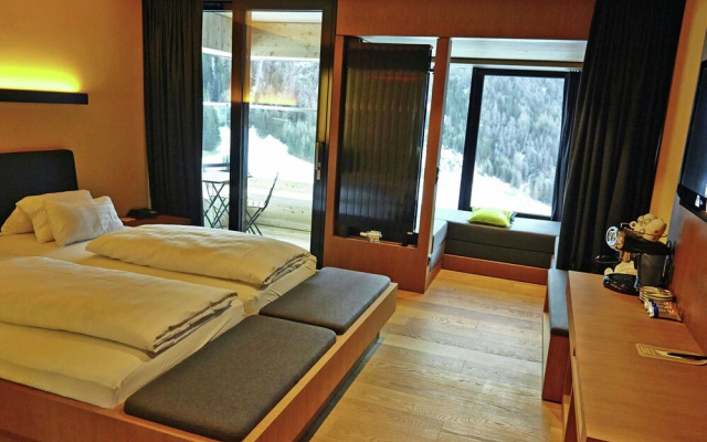 Modern Apartment With Sauna, Balcony, Garage, Washing Room