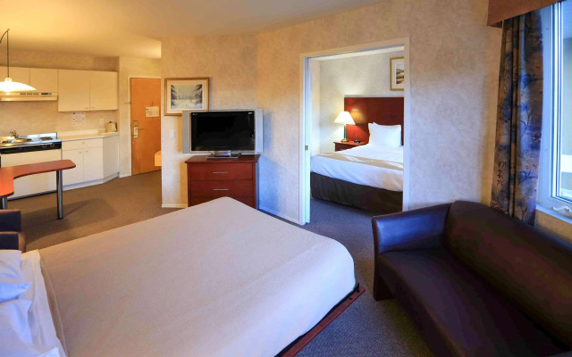 Quality Suites