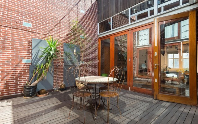 Wellington 7B - Adults Only