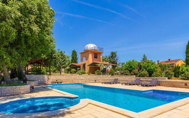 Peaceful Apartment in Pula With Swimming Pool