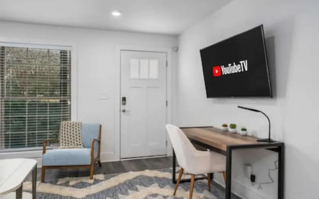 Great Location Close to Golf and Downtown