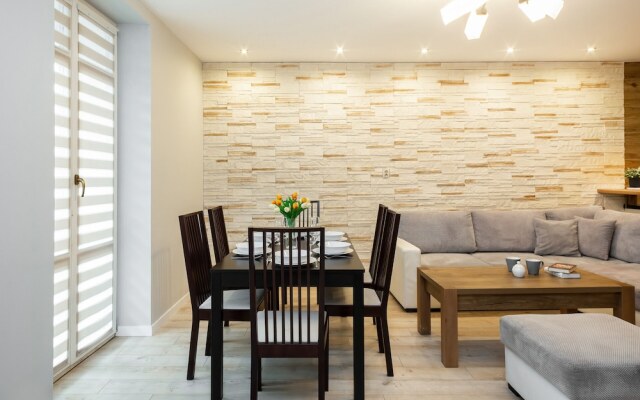 Apartment Brzozowa Krakow by Renters