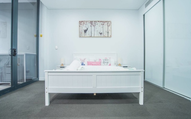 Stunning And Cozy Apartment In Heart Of Mascot – Guest Rooms – Sydney