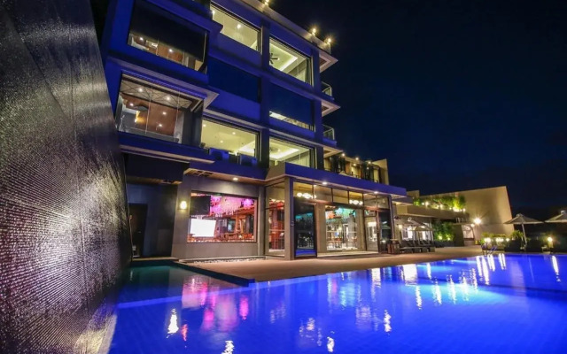 Two Seasons Coron Bayside Hotel