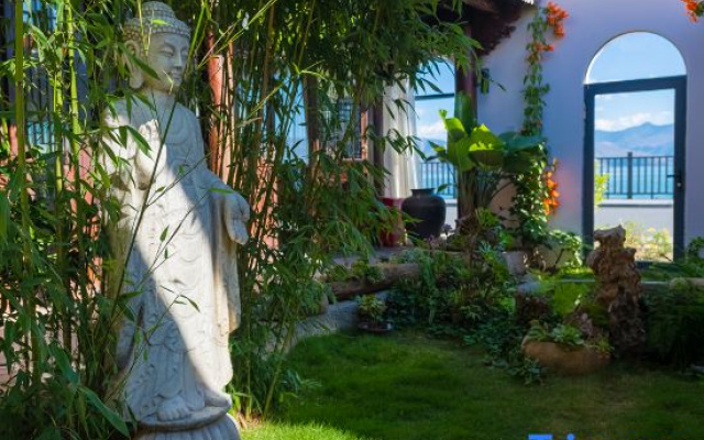 Qilu Sea-view Courtyard Hotel