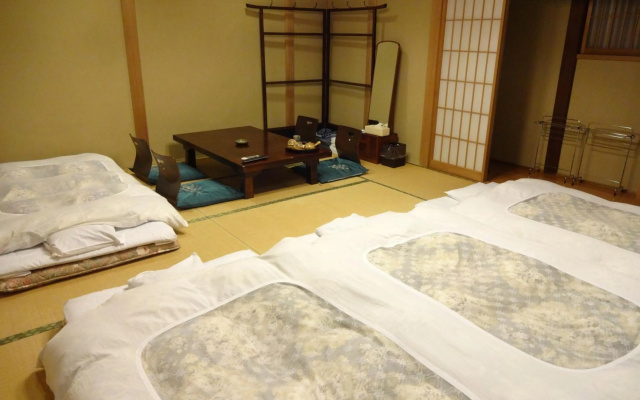 Chuoukan Shimizuya Ryokan – Guest Rooms – Nagano