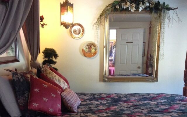 The Stone Hedge B&B