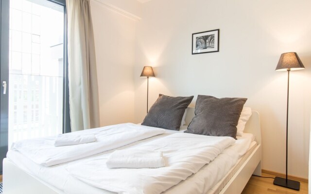 New Modern Apartment with Zizkov Parking