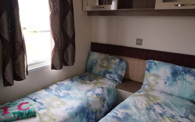 Pets Stay Free 8 Berth lux van Heacham Beach