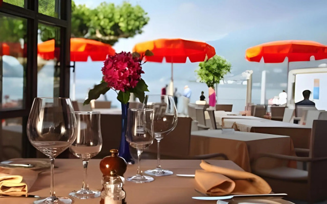 Vista Lakefront Boutique Hotel