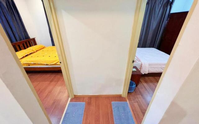 Batu Feringghi Comfort Semi D Near Beach 13Pax