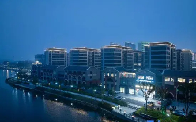 WanYoo Esports Hotel (Huzhou Nanxun Wuyue Plaza)