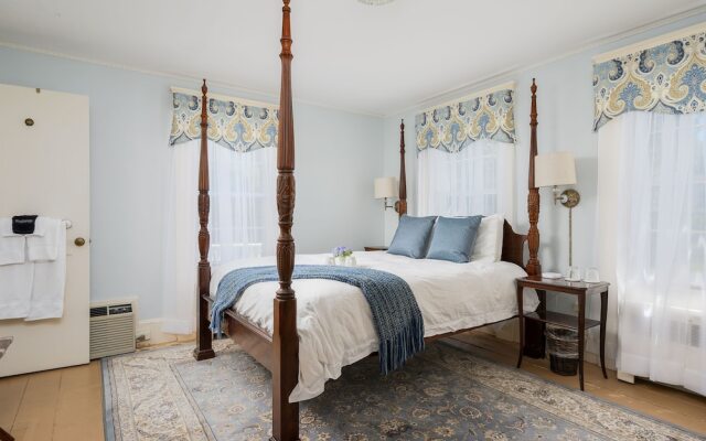 Isaiah Hall Bed & Breakfast Inn