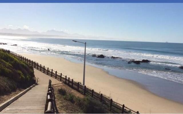 Hartenbos - Bayview 230m from beach