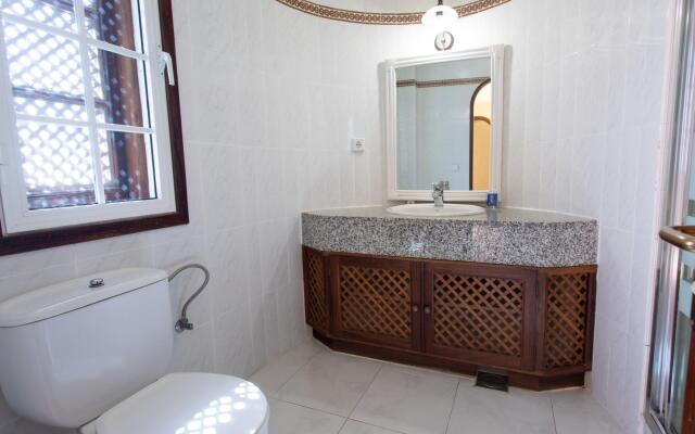 Altamar 44 balcony&pool By CanariasGetaway