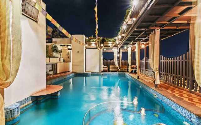 Capital O 18514 Hotel Royal Empire