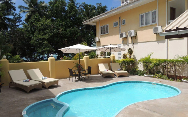 Reef Holiday Apartments