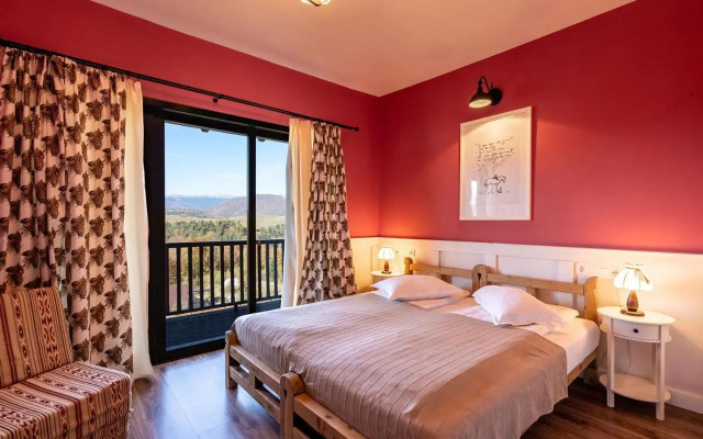 Potcoava Mountain Hideaway