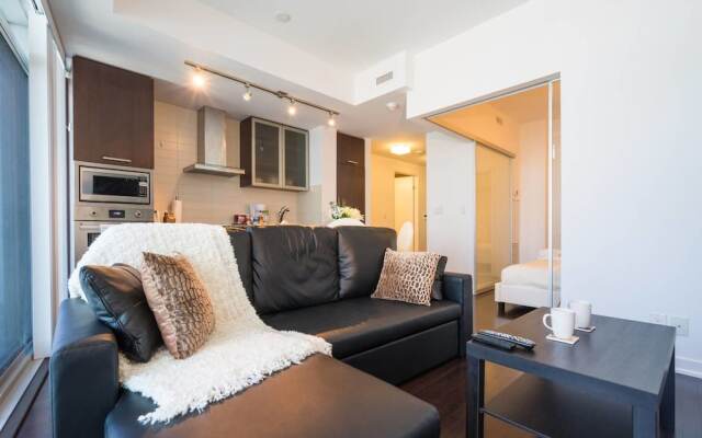 New One Bedroom Condo Downtown-CN TOWER