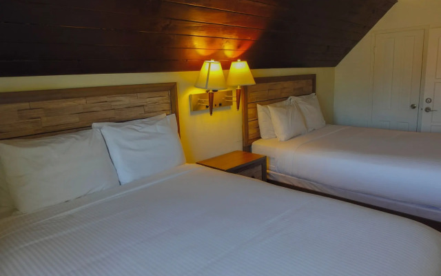 Sleepy Hollow Cabins and Hotel