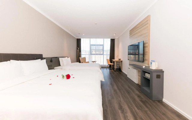 HanTing Premium Hotel (Xining Tangdao Wanda Plaza)