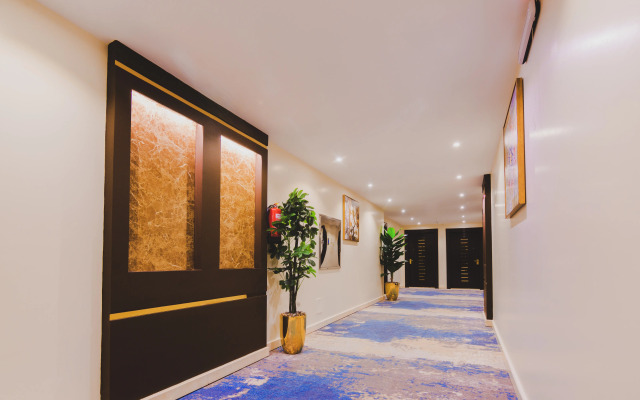 Golden Ship Hotel