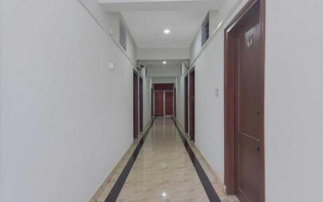 Easternwoods Hotel Raj